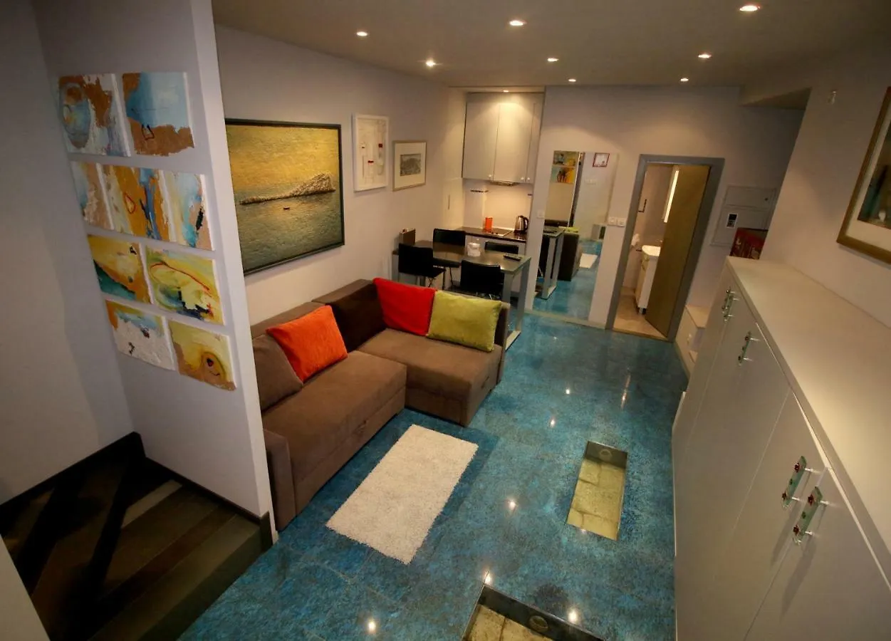 Studio Apartment Art Split